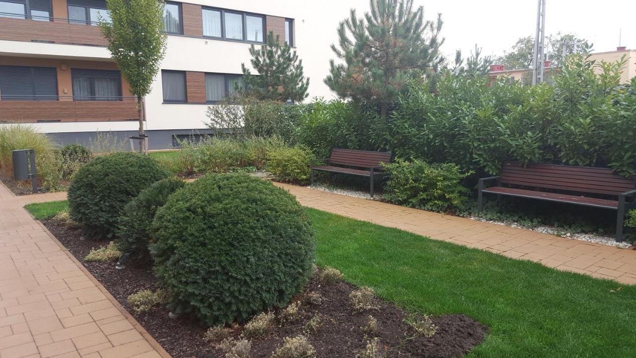 Big Forest Apartman Apartment Debreţin Exterior foto